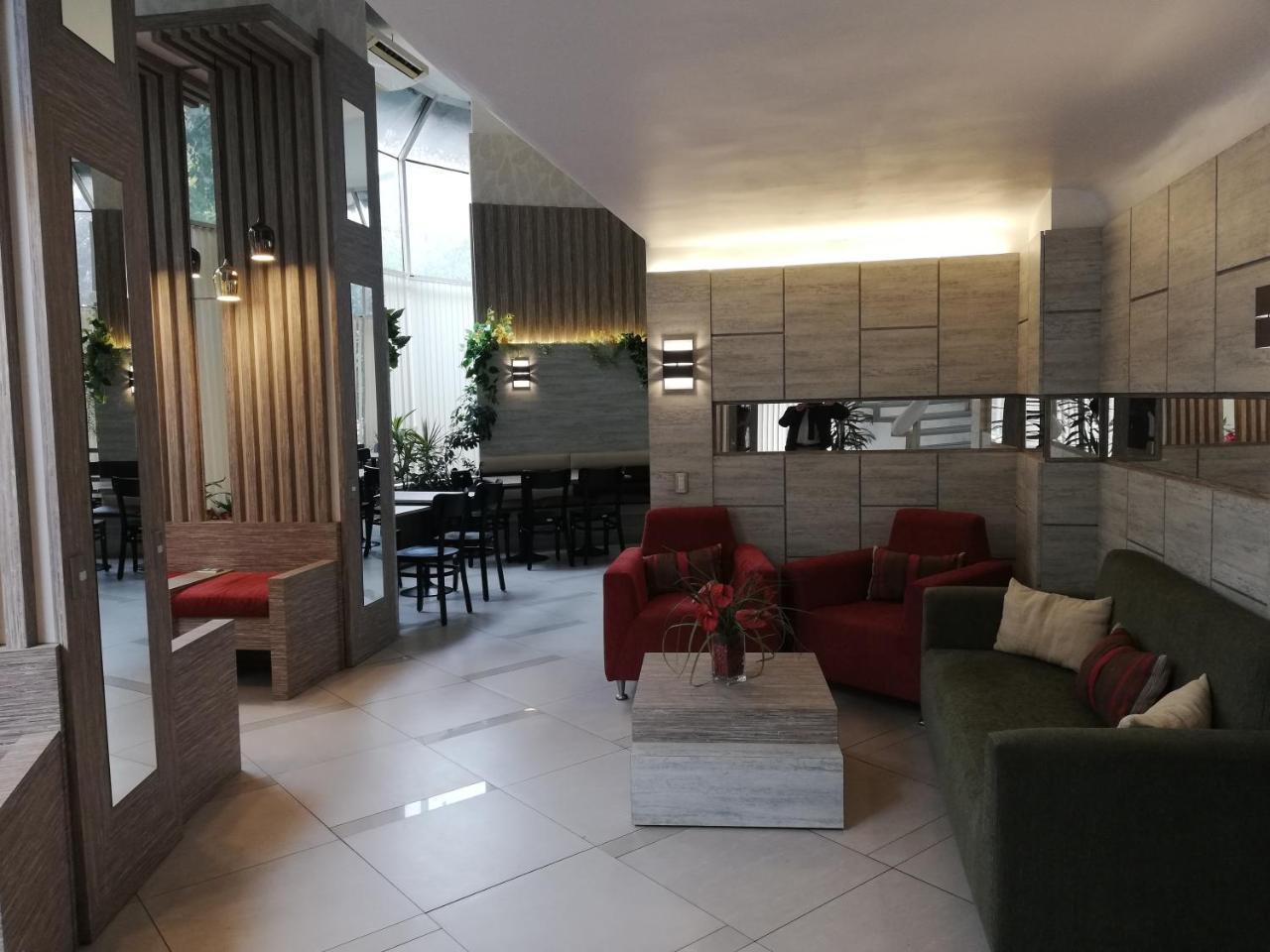 圣地亚哥蒙特卡洛酒店 外观 照片