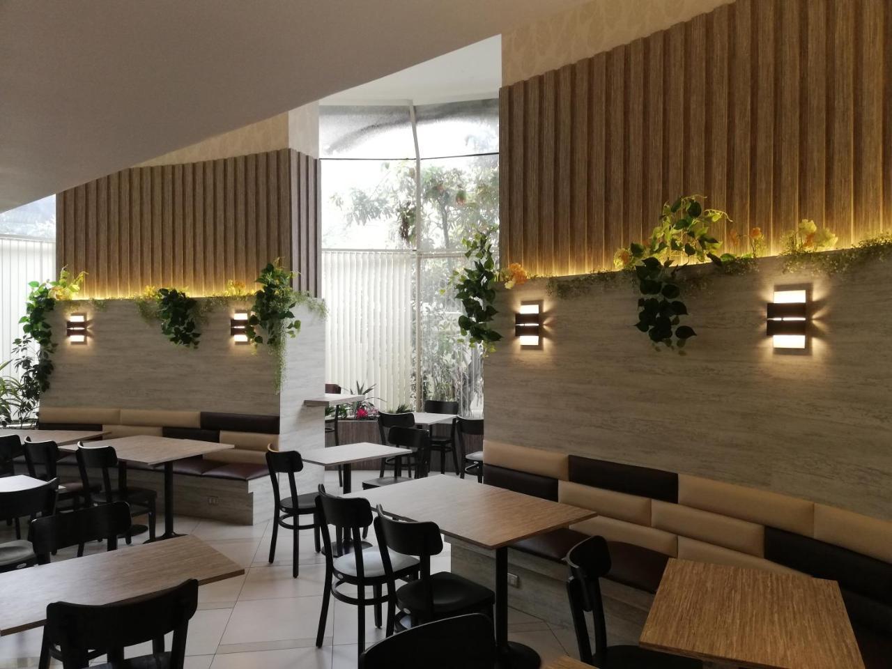 圣地亚哥蒙特卡洛酒店 外观 照片